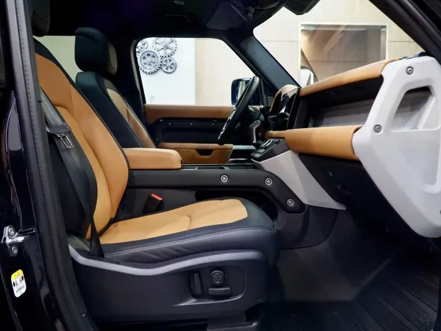 Land Rover Defender — Фото автомобиля 9