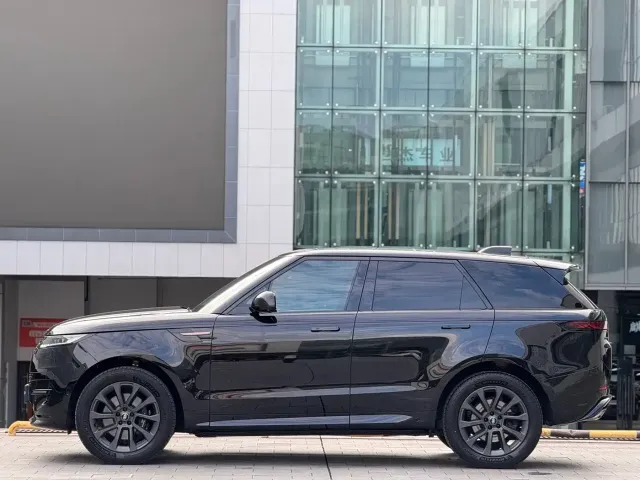 Land Rover Range Rover Sport — Фото автомобиля 3