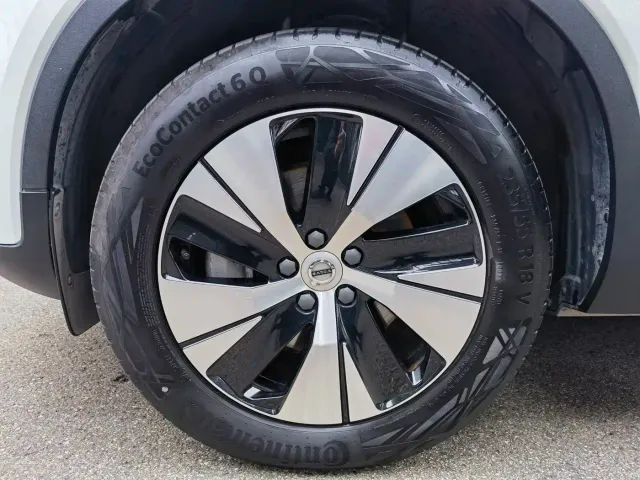 Volvo XC40 — Фото автомобиля 16
