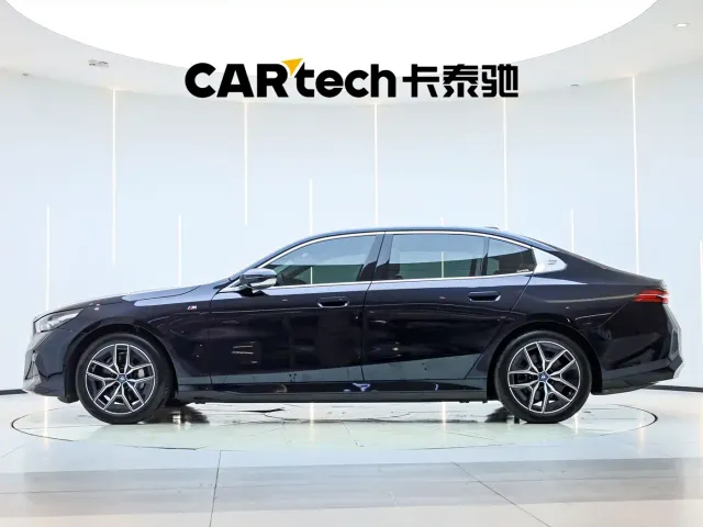BMW i5 — Фото автомобиля 3