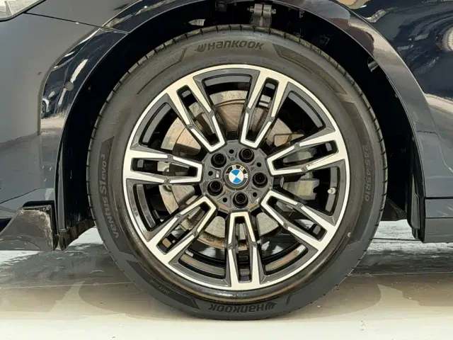 BMW BMW 5 Series 2024 525Li M Sport Package — Фото автомобиля 11
