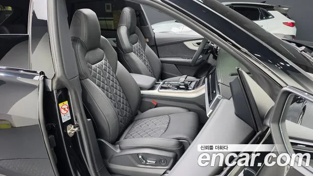 Audi Q8 55 TFSI quattro Premium — Фото автомобиля 26