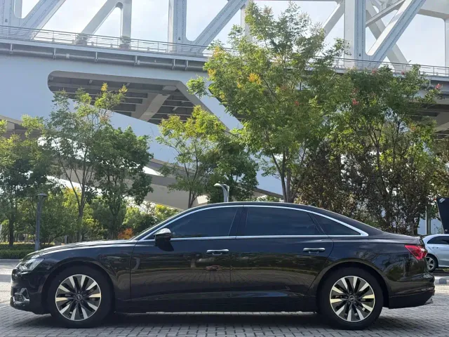 Audi A6L — Фото автомобиля 4