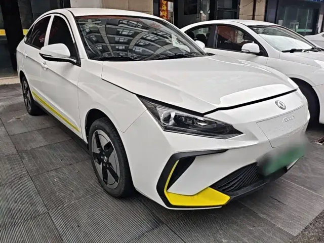 Dongfeng Fengshen E70 — Фото автомобиля 3