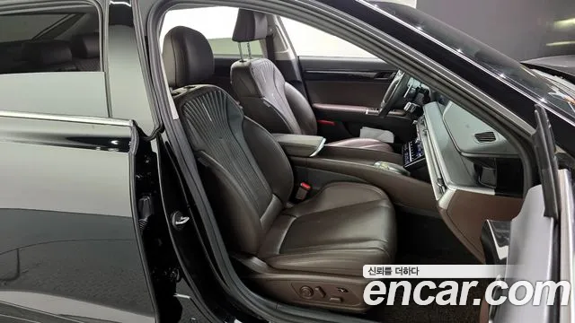 Hyundai Grandeur Grandeur (GN7) 2.5 Бензин 2WD — Фото автомобиля 12