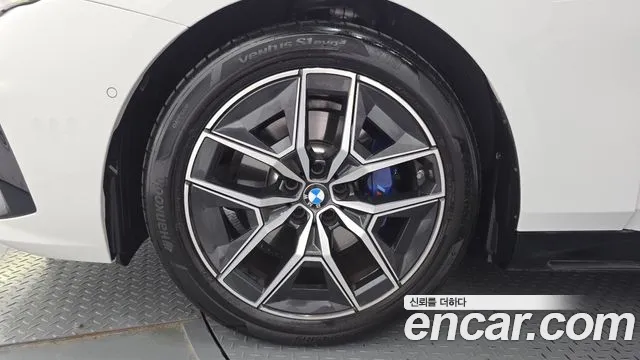BMW 5 Series — Фото автомобиля 5
