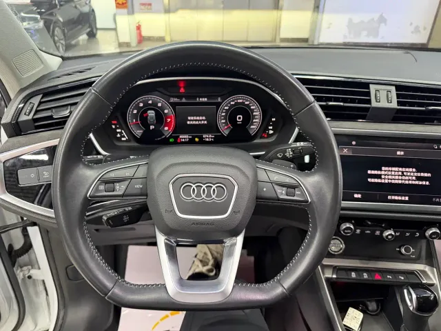Audi Q3 — Фото автомобиля 9