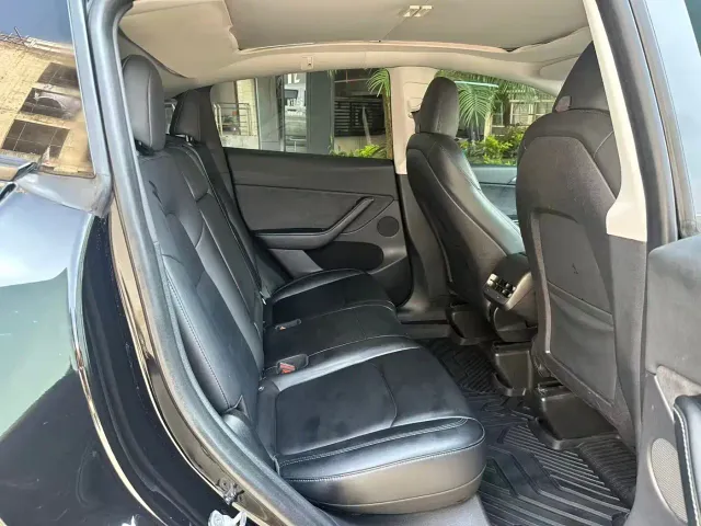 Tesla Model Y — Фото автомобиля 25