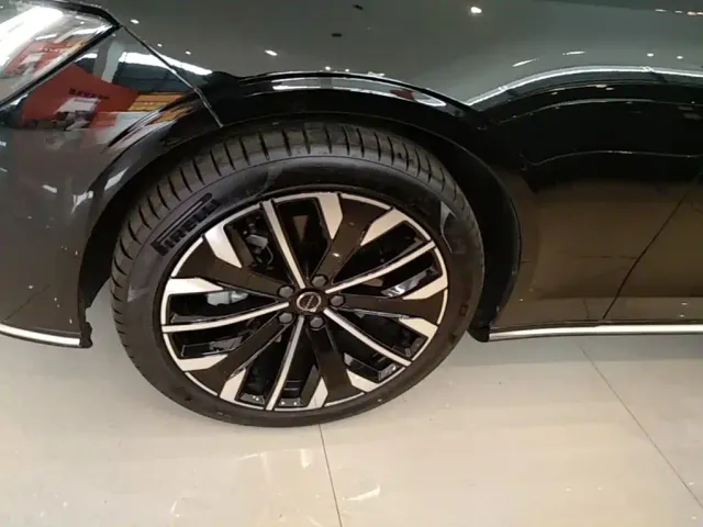 Volvo S90 — Фото автомобиля 22