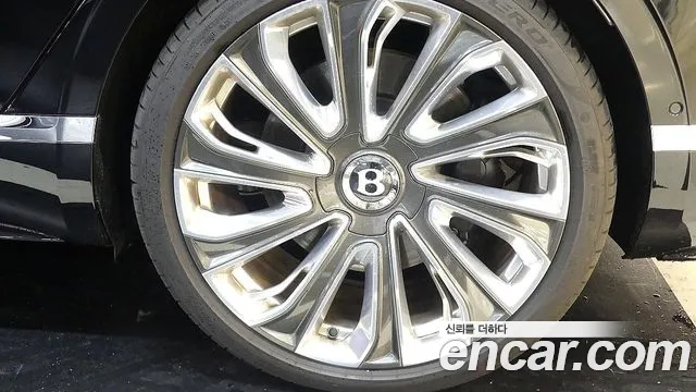 Bentley Flying Spur — Фото автомобиля 5