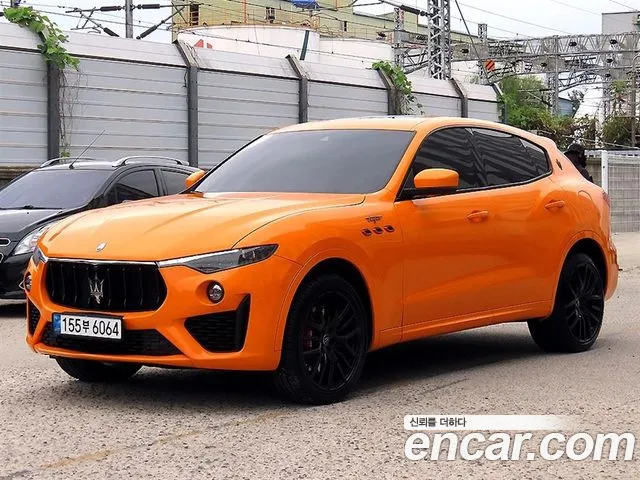 Maserati Levante — Фото автомобиля 2