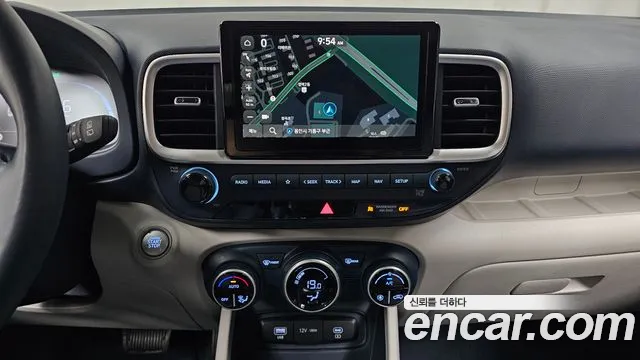 Hyundai Venue — Фото автомобиля 18