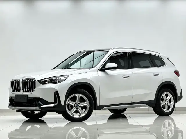 Фотография автомобиля — BMW X1