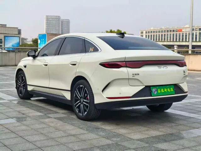 BYD Qin L — Фото автомобиля 4