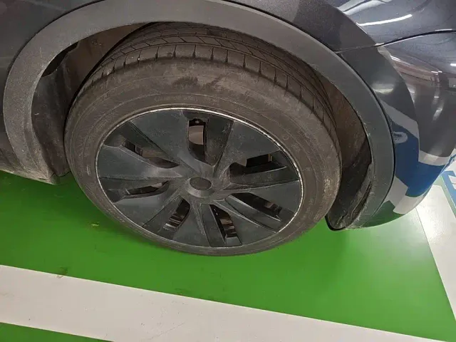 Tesla Model Y — Фото автомобиля 8