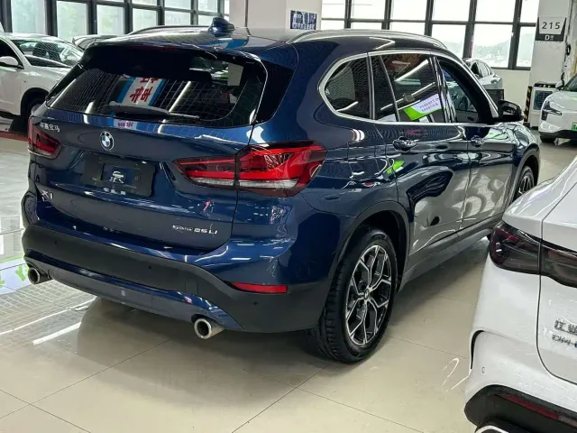 BMW X1 — Фото автомобиля 4