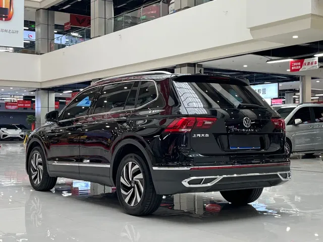 Volkswagen Tiguan L — Фото автомобиля 9