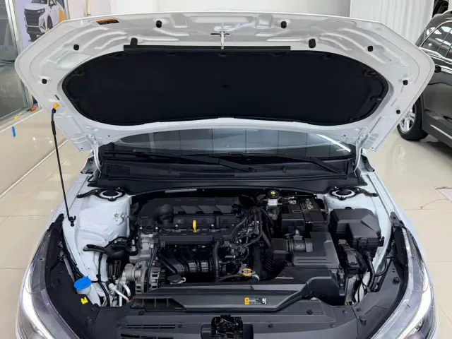 Hyundai Elantra — Фото автомобиля 25