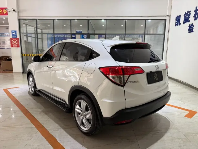 Honda Vezel 2020 1.5L CVT Elite — Фото автомобиля 6
