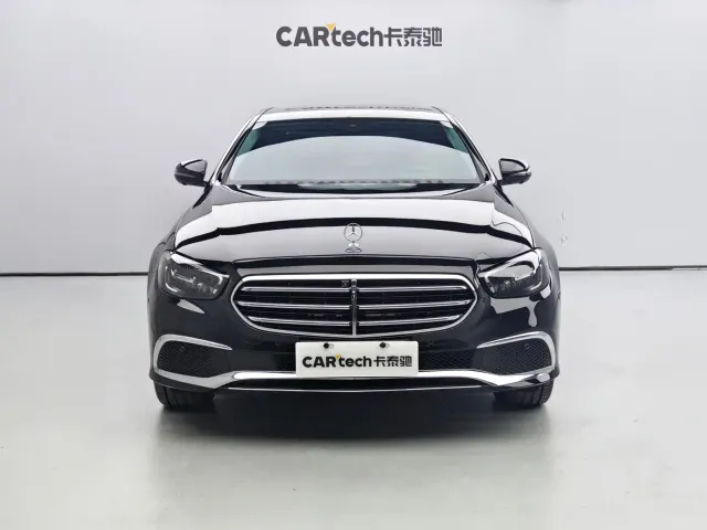 Mercedes-Benz E-Class — Фото автомобиля 2