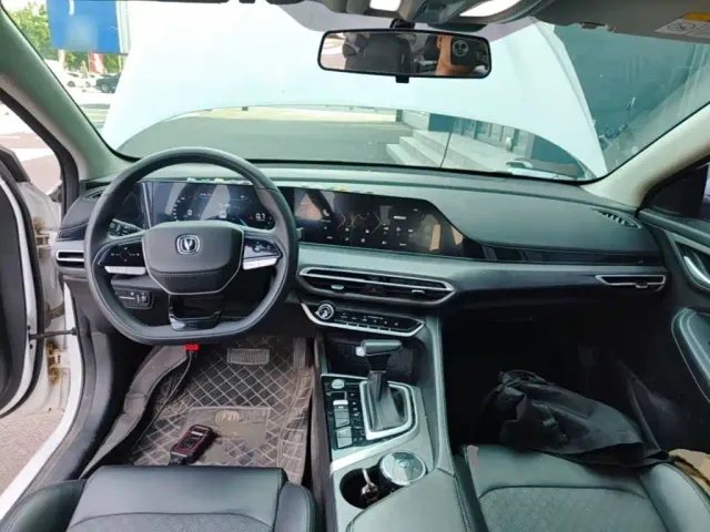 Changan Eado — Фото автомобиля 9