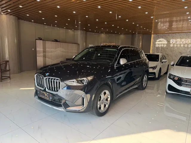 Фотография автомобиля — BMW X1