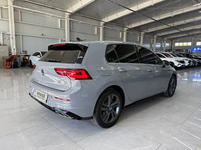 Volkswagen Golf — Фото автомобиля 9