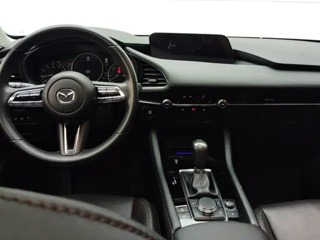 Mazda Axela — Фото автомобиля 12