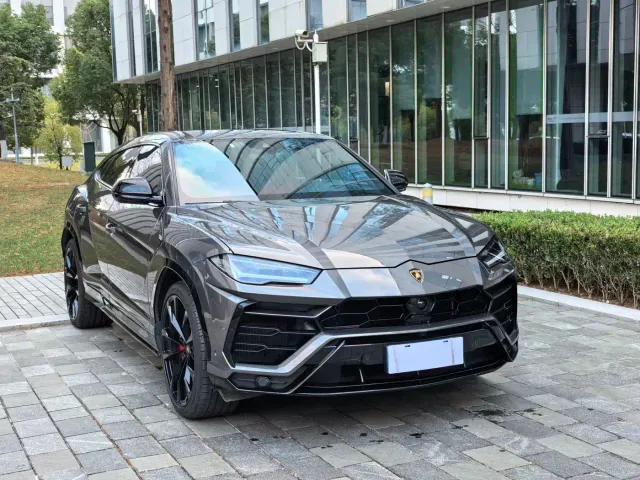 Lamborghini Urus — Фото автомобиля 3