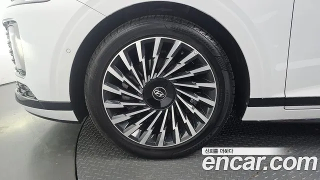 Hyundai Grandeur Grandeur (GN7) 2.5 Бензин 2WD — Фото автомобиля 4