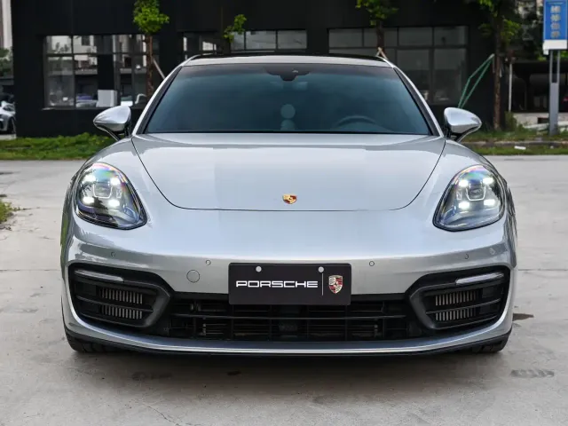 Porsche Panamera — Фото автомобиля 2
