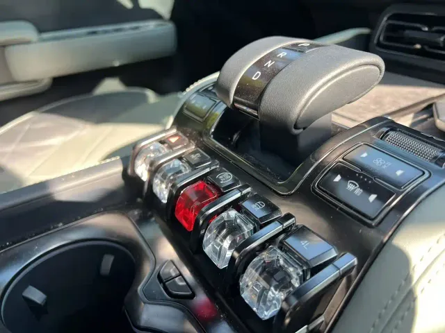 BYD FangChengBao Leopard 5 — Фото автомобиля 12