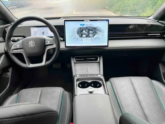 BYD Qin L — Фото автомобиля 9
