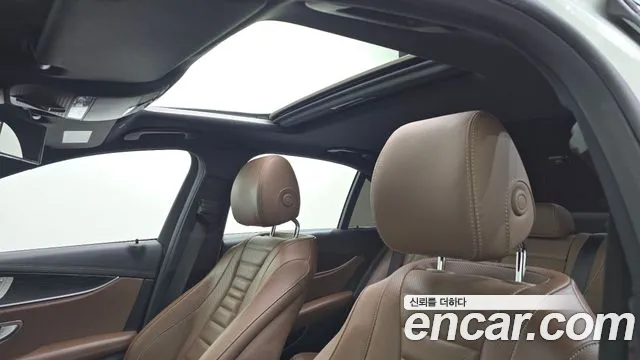 Mercedes-Benz E-Class — Фото автомобиля 13