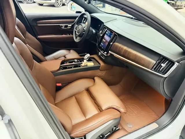 Volvo S90 — Фото автомобиля 8