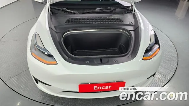 Tesla Model Y — Фото автомобиля 5