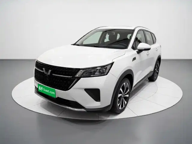 Фотография автомобиля — Wuling Asta
