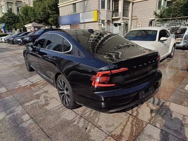 Volvo S90 — Фото автомобиля 4