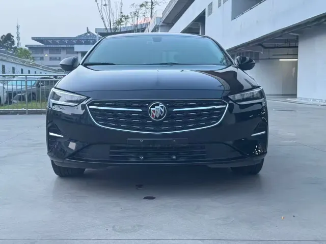 Buick Regal — Фото автомобиля 3