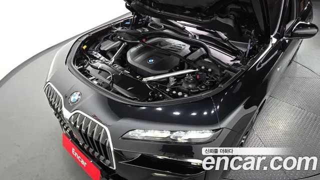 BMW 7-Series 7 серия (G70) 740i xDrive M Sport Limited — Фото автомобиля 6