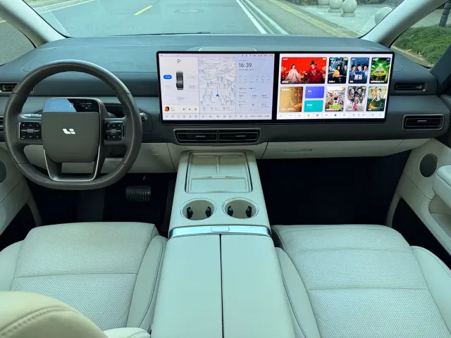 Li Auto MEGA — Фото автомобиля 15