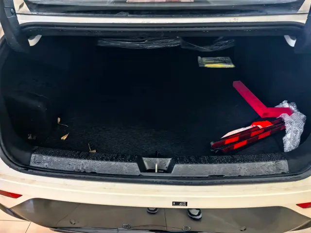 Wuling Starlight — Фото автомобиля 11