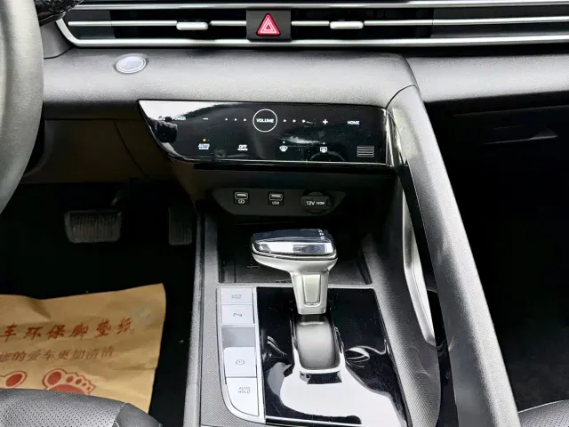 Hyundai Elantra — Фото автомобиля 12