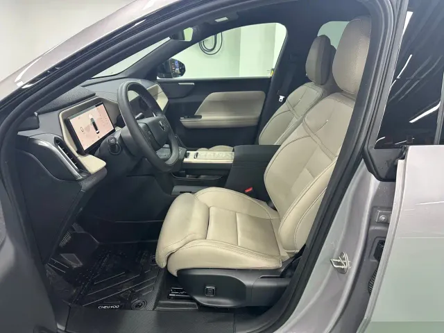 Volvo XC70 Plug-in Hybrid — Фото автомобиля 8