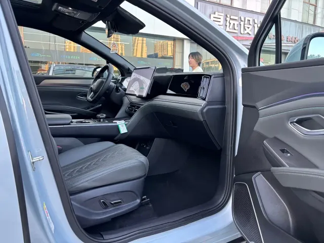 BYD Song L DM-i — Фото автомобиля 16
