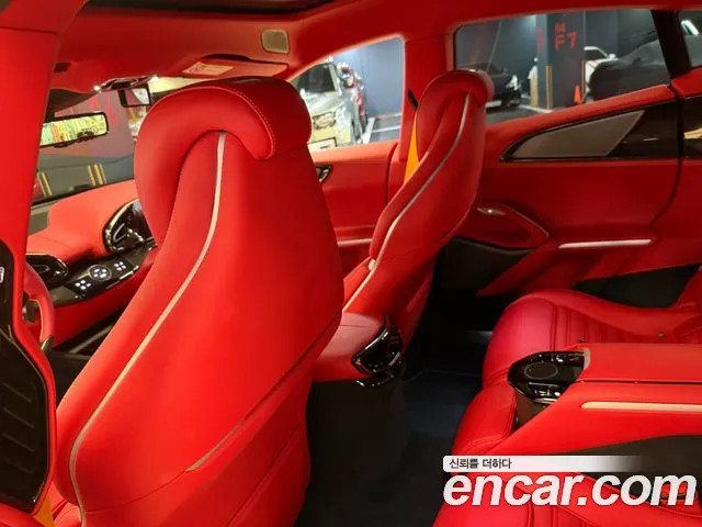 Ferrari Purosangue — Фото автомобиля 15