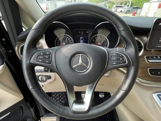 Mercedes-Benz V-Class — Фото автомобиля 9