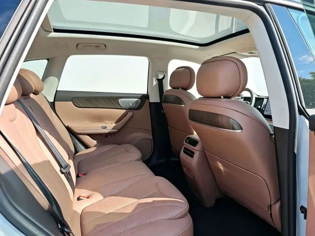 Leapmotor C11 — Фото автомобиля 7