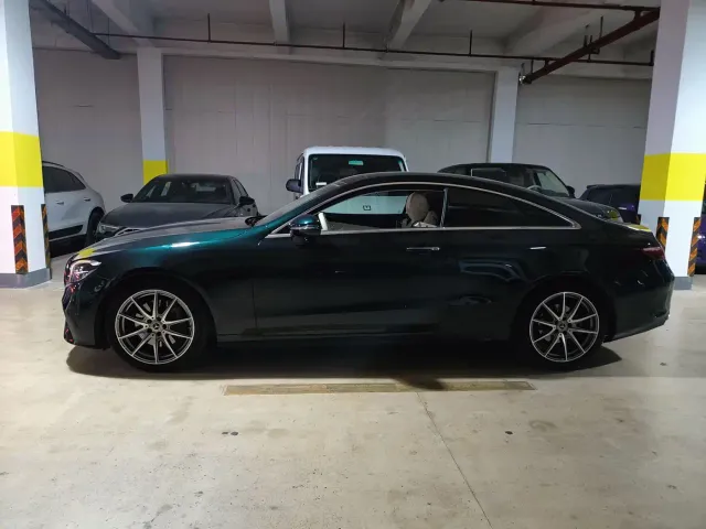 Mercedes-Benz E-Class — Фото автомобиля 3