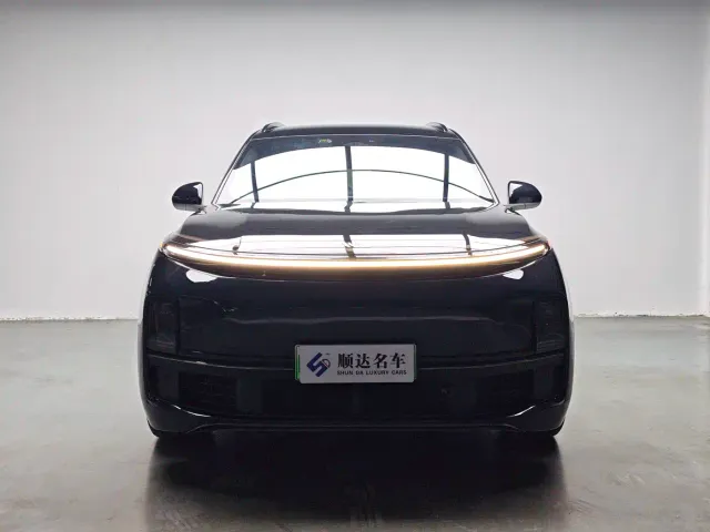 Li Auto L8 — Фото автомобиля 2